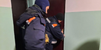 В Сергиевом Посаде спасатели помогли пенсионеру, который не открывал дверь внучке - Regions.Ru
