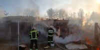 Пожарные спасли домашнюю птицу из пылающего гаража в Зубцово - Regions.Ru